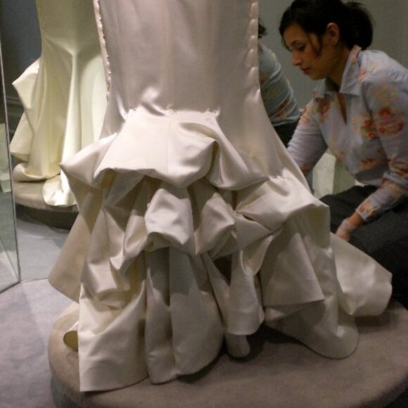 WEDDING GOWN - Priscilla of Boston - size 8 - Picture 2 of 7